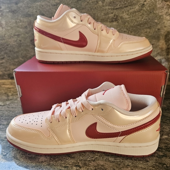 New Valentines Womens Air Jordan Low SE - Picture 2 of 5